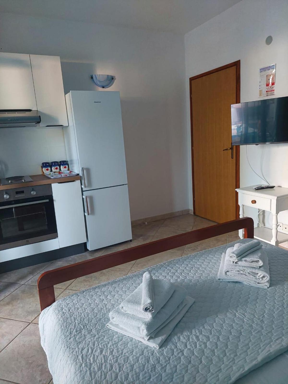Olive Garden Apartments Poljica  ภายนอก รูปภาพ